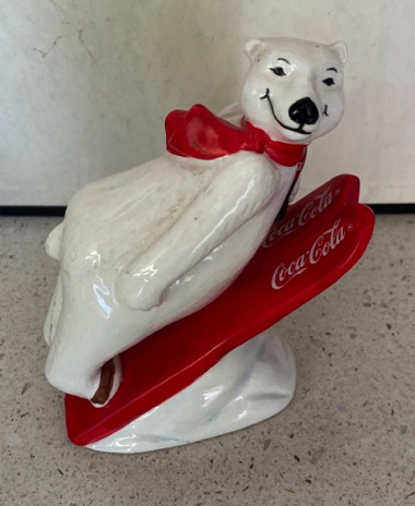 8057-1 € 15,00 coca cola beertje porselein winterspelen schansspringen